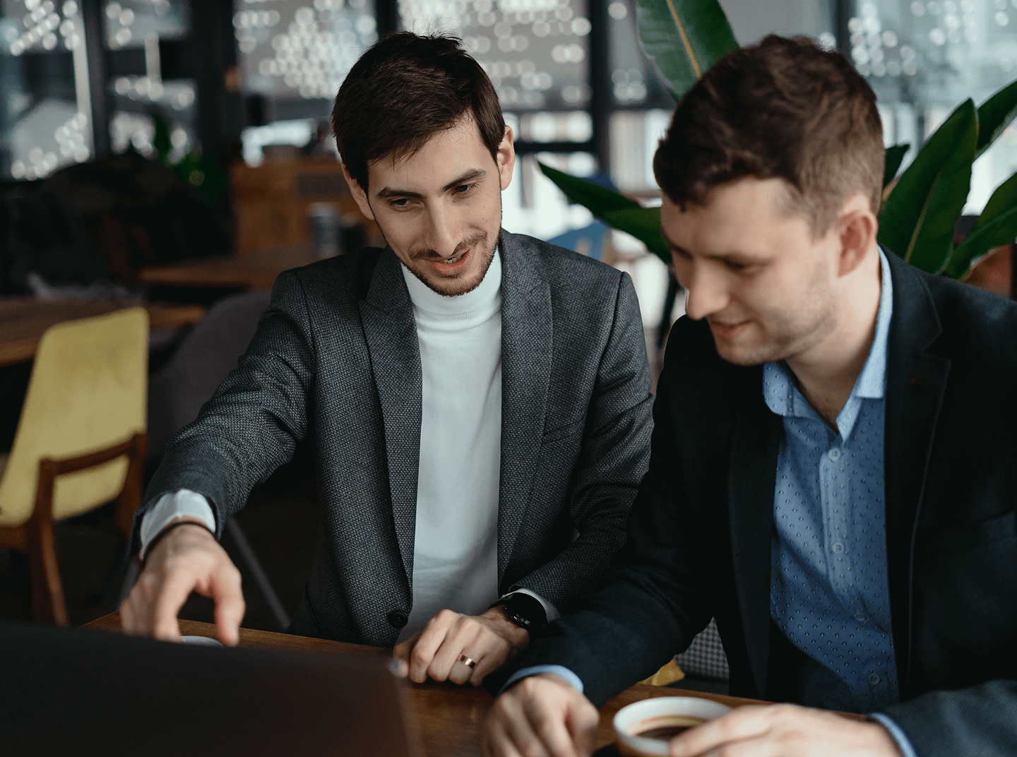 Two wellness experts discussing nutrition and lifestyle guidance during Q&A session